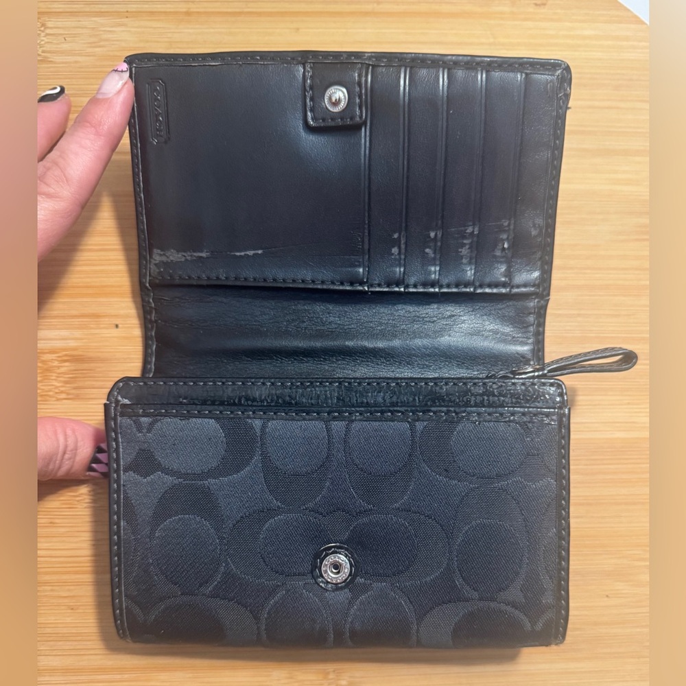 Coach Daisy Pop Optic Wallet - Picture 5 of 10